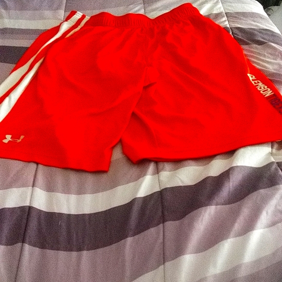 Under Armour Clemson University shorts sz large $2 - Picture 1 of 7